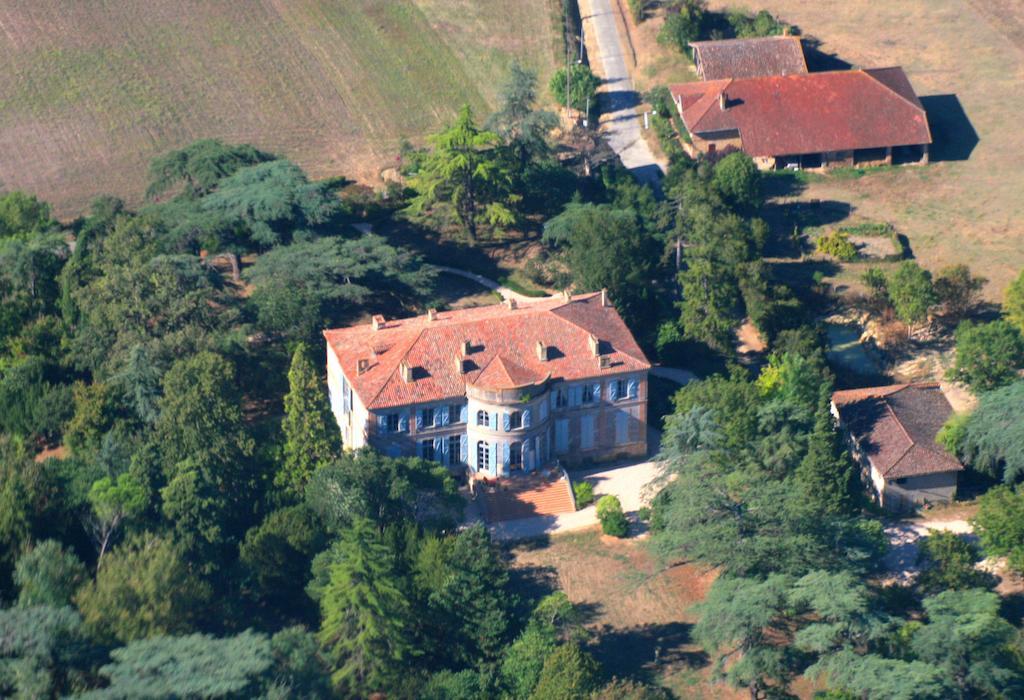 Chateau De Clermont-Saves L'Isle-Jourdain (Gers) Exterior photo