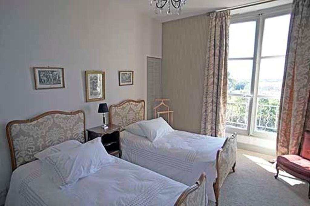 Chateau De Clermont-Saves L'Isle-Jourdain (Gers) Room photo